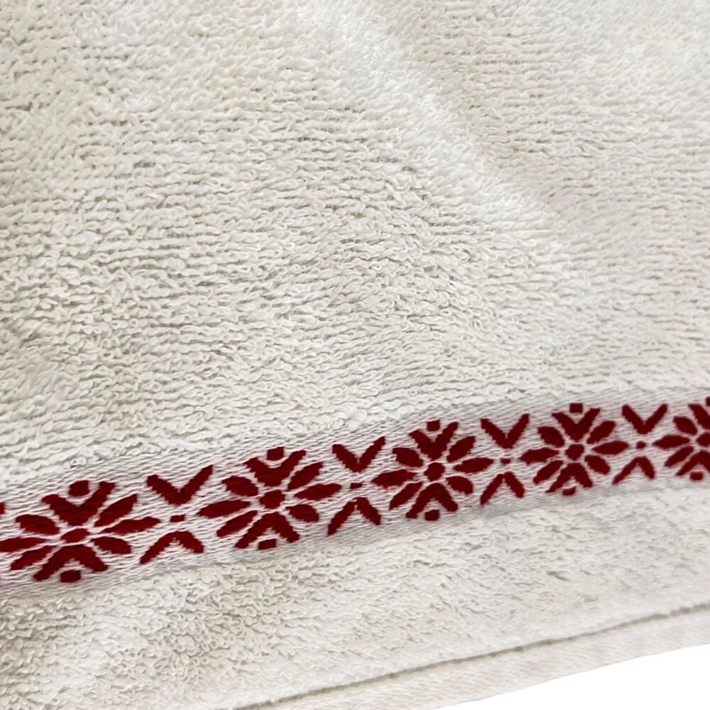 Santens Embroidered Cardinal Bath Towel Set of 2 USA Holiday Sparkle Snowflake